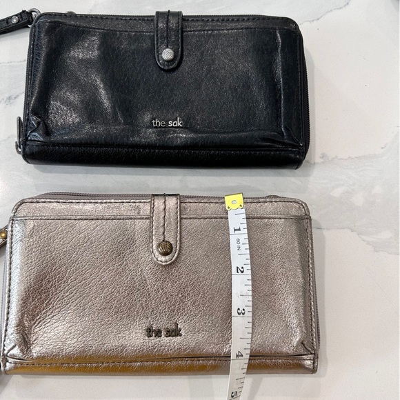 The Sak 2-4-1 Bundle of Leather Crossbody Organizers - Picture 15 of 16